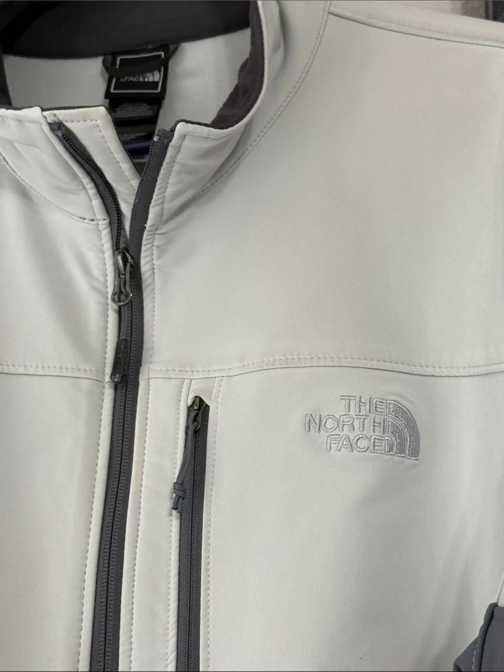 The North Face Men’s XL Gray Two-Tone Softshell Jacket Full Zip